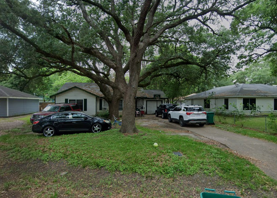 1006 East Camp Circle